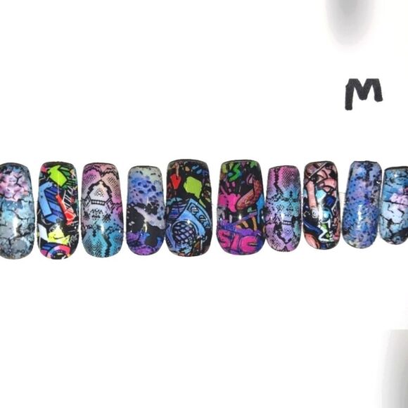 Hand crafted custom print 10pc short acrylic press on nails sz medium - Picture 1 of 6